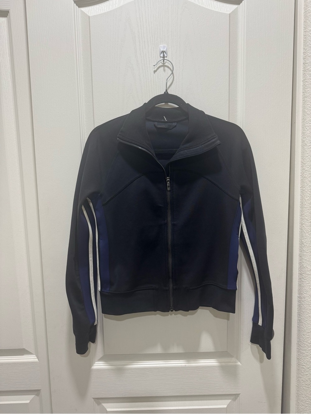 Lululemon Women's Full Zip Track Jacket Black Navy Blue Size 4